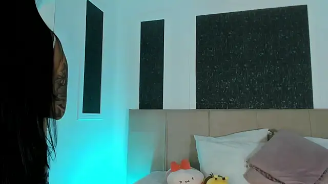 Alaia Manson online show from February 2026 07:35:01 PM