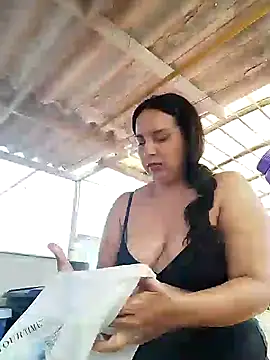 Snapshot of allison-dreams chatting on January 2025 06:38:02 PM allison-dreams online show from January 2025 06:38:02 PM