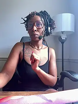 LeyaHoneybuns online show from March 2025 04:01:01 PM