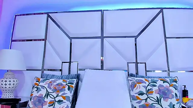 Snapshot of RileySweett chatting on February 2025 11:31:02 AM RileySweett online show from February 2025 11:31:02 AM