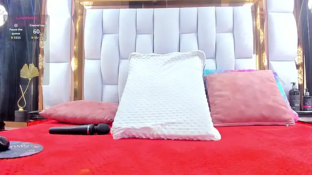 Snapshot of RileySweett chatting on September 2025 11:43:01 AM RileySweett online show from September 2025 11:43:01 AM