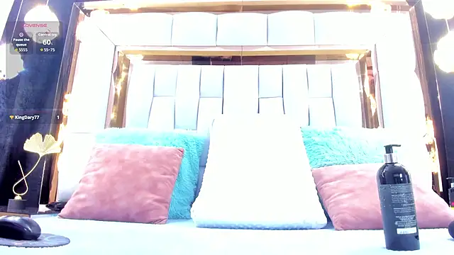 Snapshot of RileySweett chatting on October 2025 11:53:02 AM RileySweett online show from October 2025 11:53:02 AM