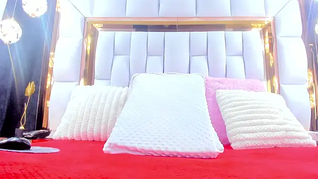 Snapshot of RileySweett chatting on November 2025 11:53:01 AM RileySweett online show from November 2025 11:53:01 AM