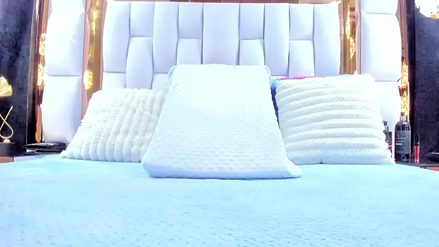 Snapshot of RileySweett chatting on November 2025 11:43:01 AM RileySweett online show from November 2025 11:43:01 AM