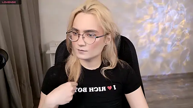 CuteYukiKun online show from March 2026 05:29:02 PM