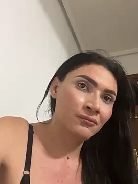 Snapshot of KimberllySaeez chatting on October 2025 08:02:02 AM KimberllySaeez online show from October 2025 08:02:02 AM