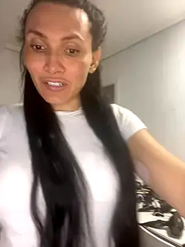 Snapshot of KimberllySaeez chatting on October 2025 10:25:01 AM KimberllySaeez online show from October 2025 10:25:01 AM