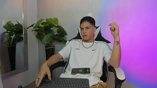 Levy Steve online show from November 2025 02:00:02 AM