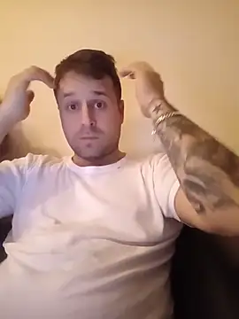 LucianM6 online show from November 2025 02:54:01 PM