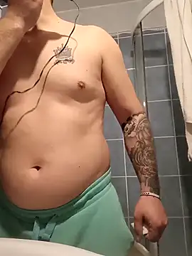 LucianM6 online show from March 2026 05:16:02 PM