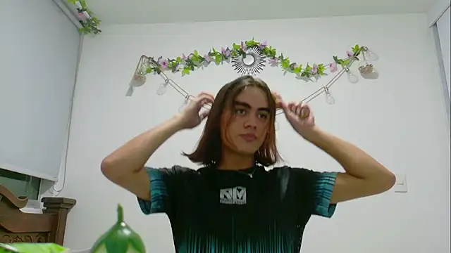 Snapshot of Liam_Taylor chatting on December 2024 04:42:01 AM Liam Taylor online show from December 2024 04:42:01 AM