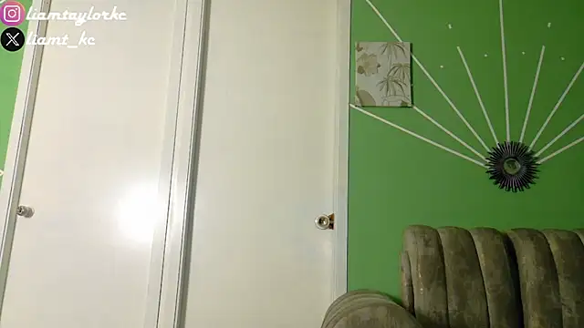 Snapshot of Liam_Taylor chatting on January 2025 11:46:01 PM Liam Taylor online show from January 2025 11:46:01 PM