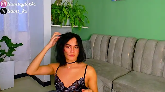 Snapshot of Liam_Taylor chatting on February 2025 11:23:02 PM Liam Taylor online show from February 2025 11:23:02 PM