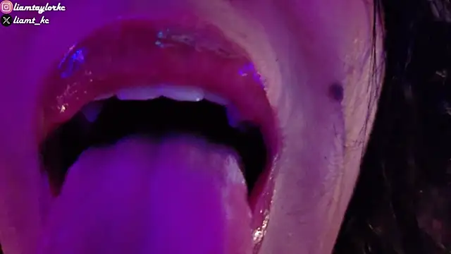 Snapshot of Liam_Taylor chatting on March 2025 12:06:02 AM Liam Taylor online show from March 2025 12:06:02 AM