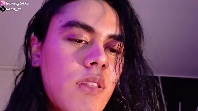 Snapshot of Liam_Taylor chatting on March 2025 03:32:02 AM Liam Taylor online show from March 2025 03:32:02 AM