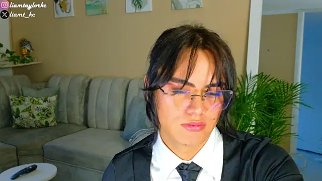 Snapshot of Liam_Taylor chatting on September 2025 11:04:02 PM Liam Taylor online show from September 2025 11:04:02 PM