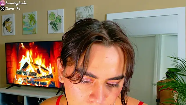 Snapshot of Liam_Taylor chatting on October 2025 04:12:02 AM Liam Taylor online show from October 2025 04:12:02 AM