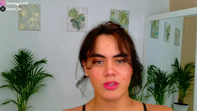 Snapshot of Liam_Taylor chatting on November 2025 04:51:02 PM Liam Taylor online show from November 2025 04:51:02 PM