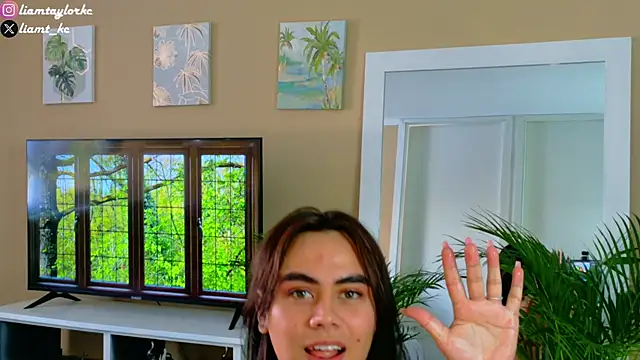 Snapshot of Liam_Taylor chatting on December 2025 09:21:02 PM Liam Taylor online show from December 2025 09:21:02 PM