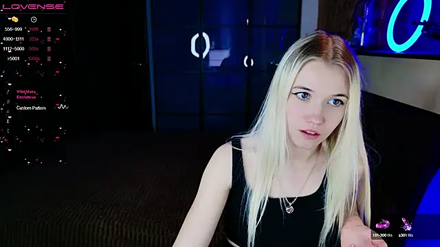 Snapshot of ShhhO_O chatting on December 2024 09:17:02 AM ShhhO O online show from December 2024 09:17:02 AM