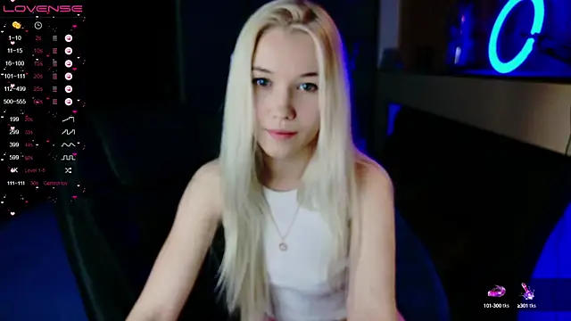 Snapshot of ShhhO_O chatting on January 2025 07:32:02 AM ShhhO O online show from January 2025 07:32:02 AM