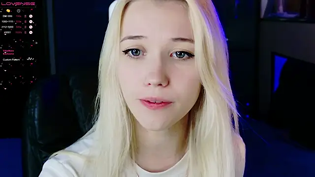 Snapshot of ShhhO_O chatting on March 2025 10:32:01 AM ShhhO O online show from March 2025 10:32:01 AM