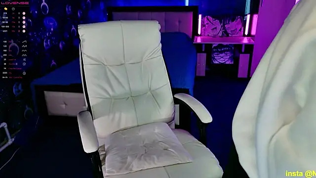 Snapshot of ShhhO_O chatting on October 2025 12:50:01 PM ShhhO O online show from October 2025 12:50:01 PM