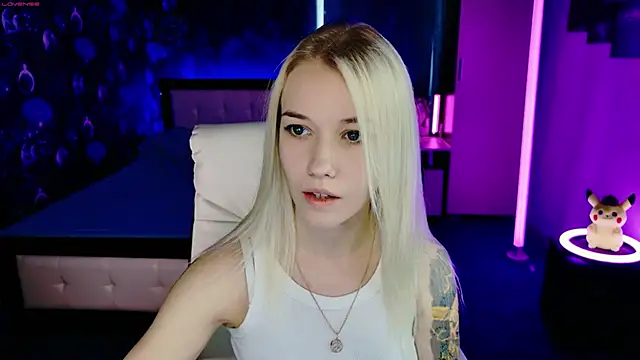 Snapshot of ShhhO_O chatting on November 2025 10:14:02 AM ShhhO O online show from November 2025 10:14:02 AM