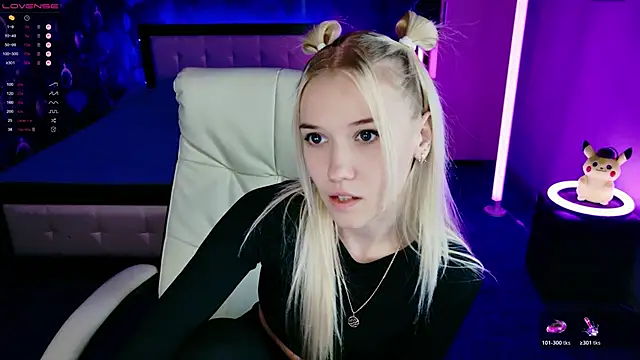 Snapshot of ShhhO_O chatting on November 2025 01:02:02 PM ShhhO O online show from November 2025 01:02:02 PM