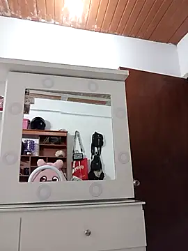 Iris love18 online show from October 2025 05:06:02 PM