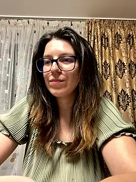 NadiraNoor online show from April 2026 10:01:02 PM