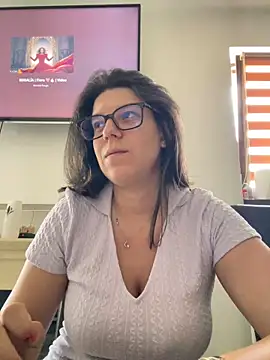 Snapshot of NadiraNoor chatting on June 2026 07:39:01 AM NadiraNoor online show from June 2026 07:39:01 AM