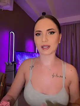 AvaGianna online show from January 2025 06:13:01 PM