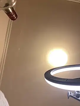 milkyhonybaby online show from November 2025 03:06:01 AM