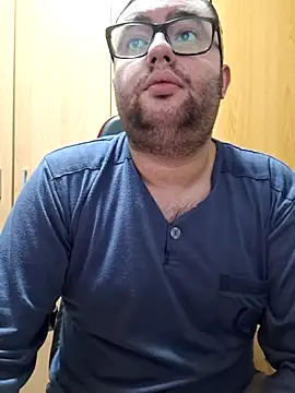 Snapshot of Javier_bear chatting on November 2025 10:48:02 PM Javier bear online show from November 2025 10:48:02 PM