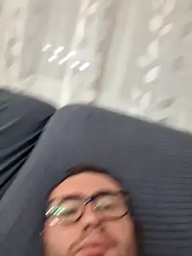 Snapshot of Javier_bear chatting on November 2025 08:25:02 PM Javier bear online show from November 2025 08:25:02 PM