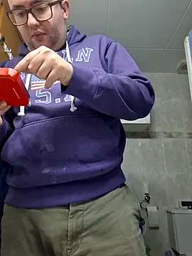 Snapshot of Javier_bear chatting on November 2025 09:38:02 PM Javier bear online show from November 2025 09:38:02 PM