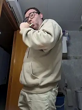 Javier bear online show from March 2026 01:47:01 PM