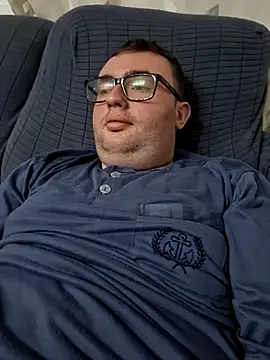 Javier bear online show from April 2026 09:01:01 PM