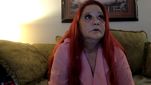 Snapshot of LexxiLeeds chatting on October 2025 10:25:01 AM LexxiLeeds online show from October 2025 10:25:01 AM