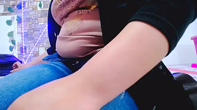 Snapshot of MaidenGame chatting on September 2025 12:19:01 PM MaidenGame online show from September 2025 12:19:01 PM