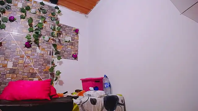 MaidenGame online show from December 2025 02:12:02 PM