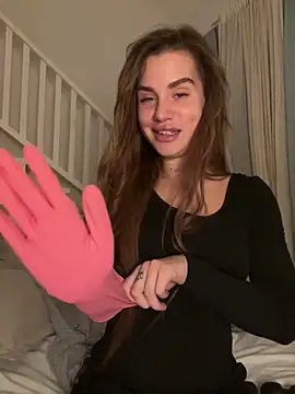 Snapshot of EmiliaCatalina chatting on March 2025 11:18:02 PM EmiliaCatalina online show from March 2025 11:18:02 PM