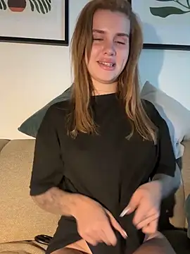 Snapshot of EmiliaCatalina chatting on September 2025 08:41:01 PM EmiliaCatalina online show from September 2025 08:41:01 PM