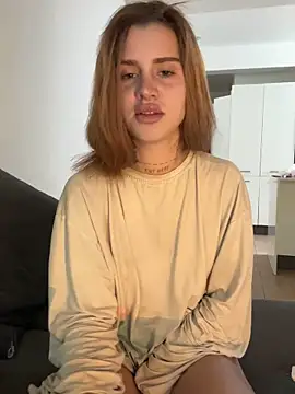 EmiliaCatalina online show from March 2026 09:32:02 PM