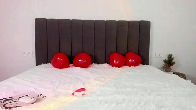 Snapshot of Mika_Ray chatting on February 2025 10:58:01 PM Mika Ray online show from February 2025 10:58:01 PM