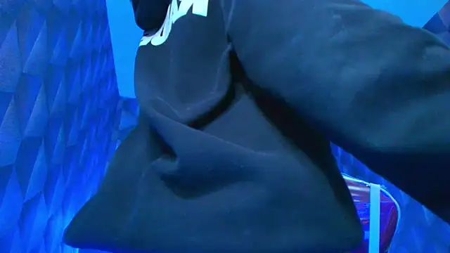 LiaHarryis online show from November 2025 08:35:02 PM