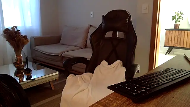 Smoker Ginger online show from March 2026 11:36:01 AM