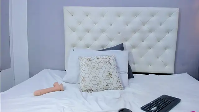 Snapshot of NICOLSKINNY1 chatting on October 2025 09:45:01 PM NICOLSKINNY1 online show from October 2025 09:45:01 PM