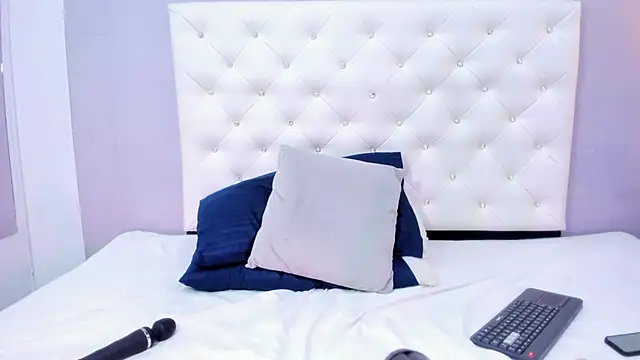 Snapshot of NICOLSKINNY1 chatting on October 2025 09:22:01 PM NICOLSKINNY1 online show from October 2025 09:22:01 PM